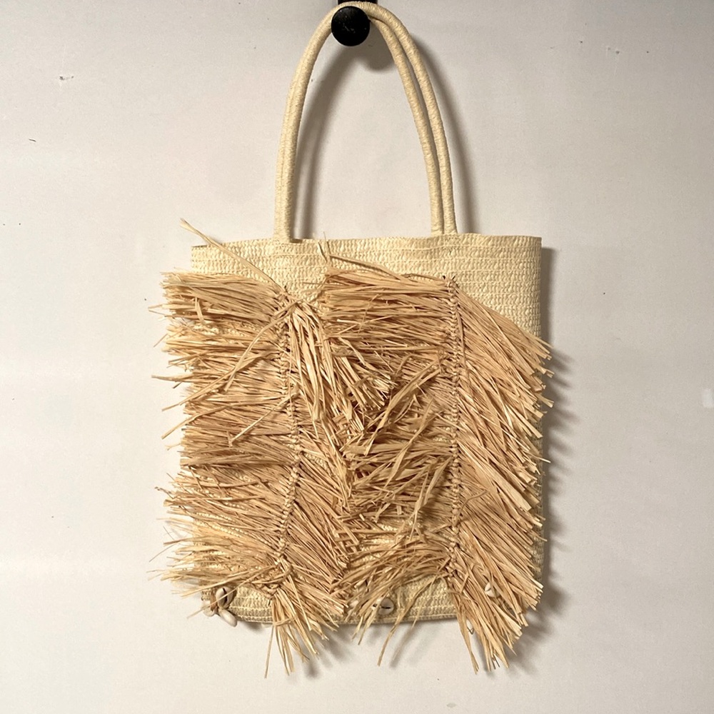 Raffia Straw double fringed Tote/Bag with Cowrie Shell detail NWOT